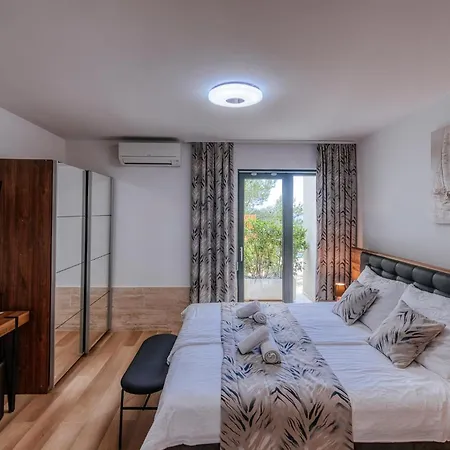 Poseidon * Starigrad Paklenica