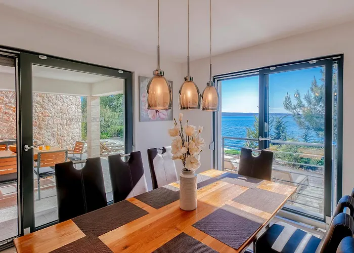 Poseidon Vikendica Starigrad Paklenica