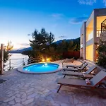 Poseidon Hébergement de vacances *