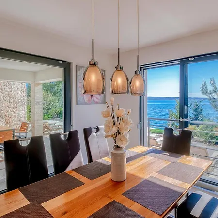 Poseidon Feriehus Starigrad Paklenica