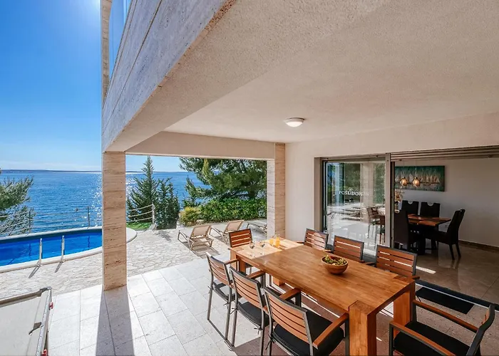 Poseidon * Стариград-Пакленица