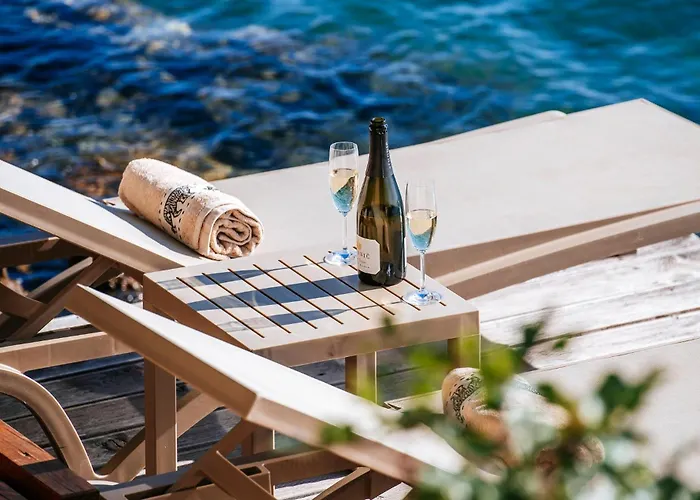 Poseidon * Стариград-Пакленица